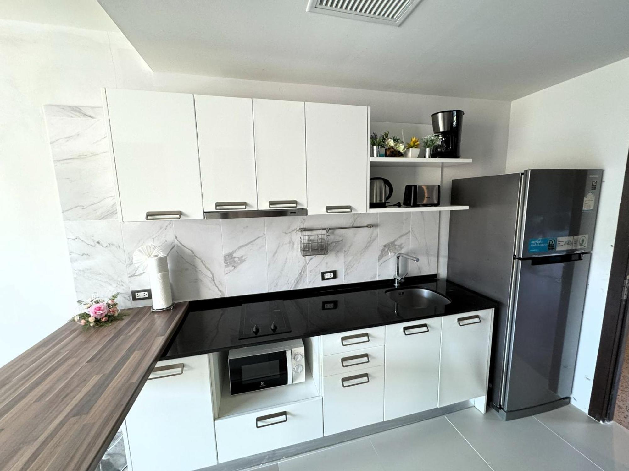 Private Apartment At Emerald Terrace Patong 외부 사진