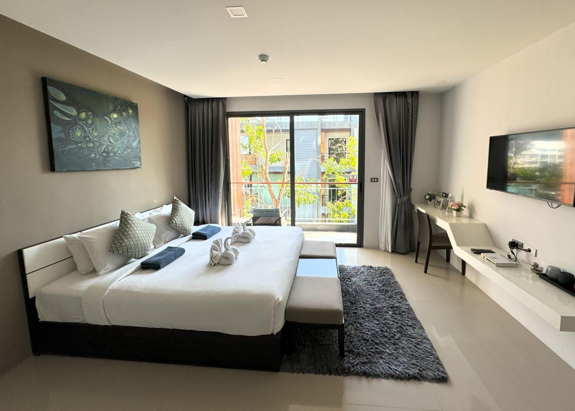 Private Apartment At Emerald Terrace Patong 외부 사진