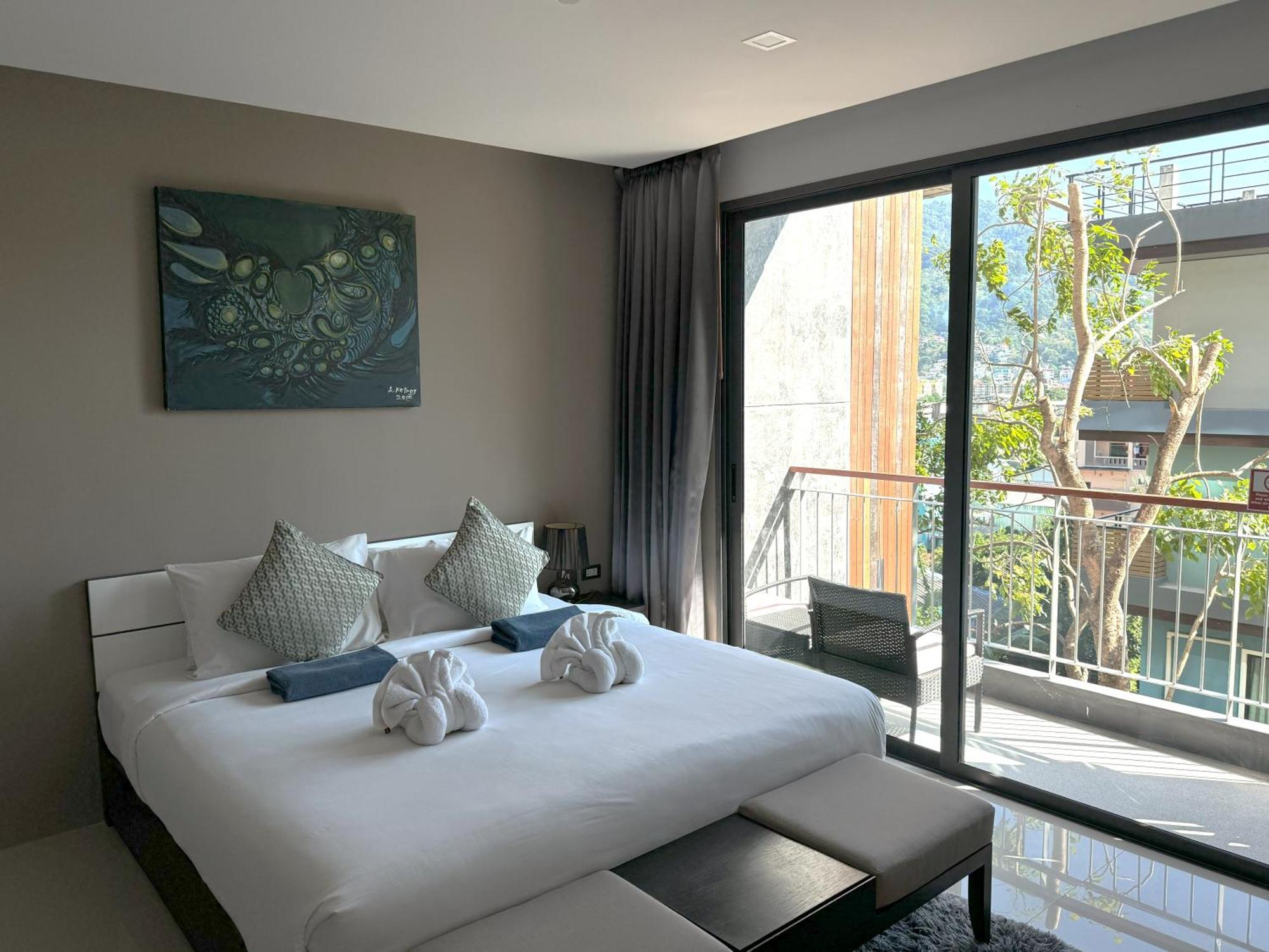 Private Apartment At Emerald Terrace Patong 외부 사진