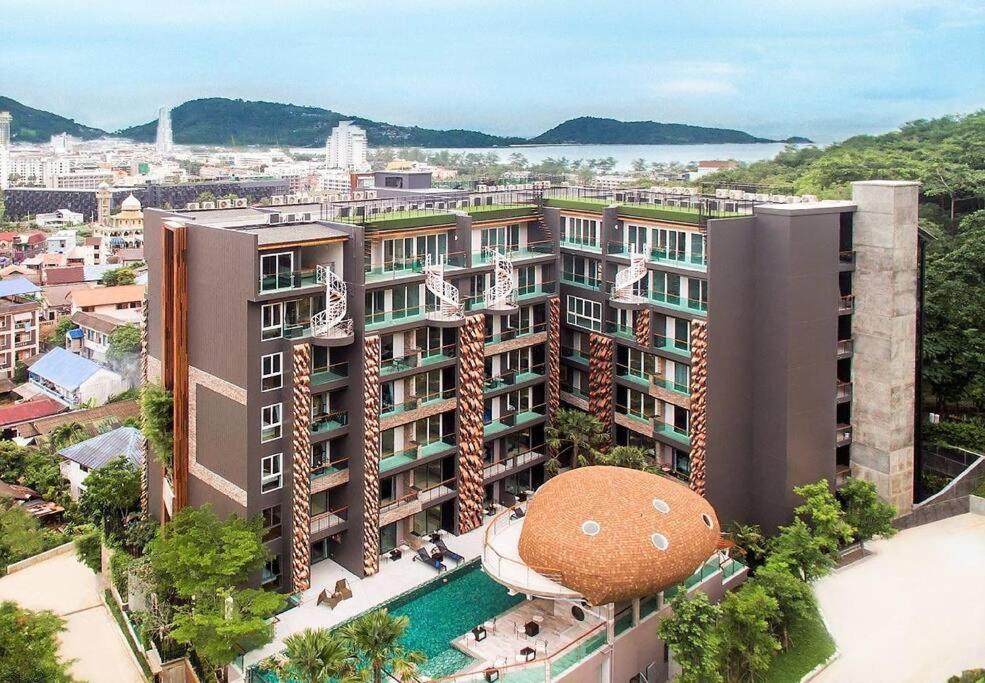 Private Apartment At Emerald Terrace Patong 외부 사진