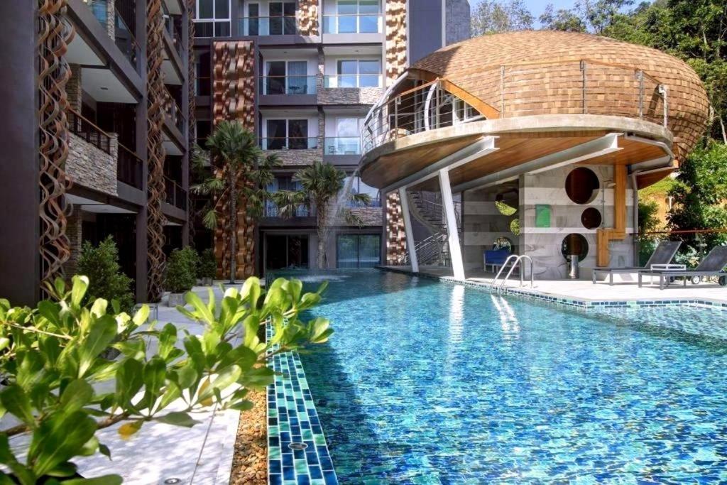Private Apartment At Emerald Terrace Patong 외부 사진