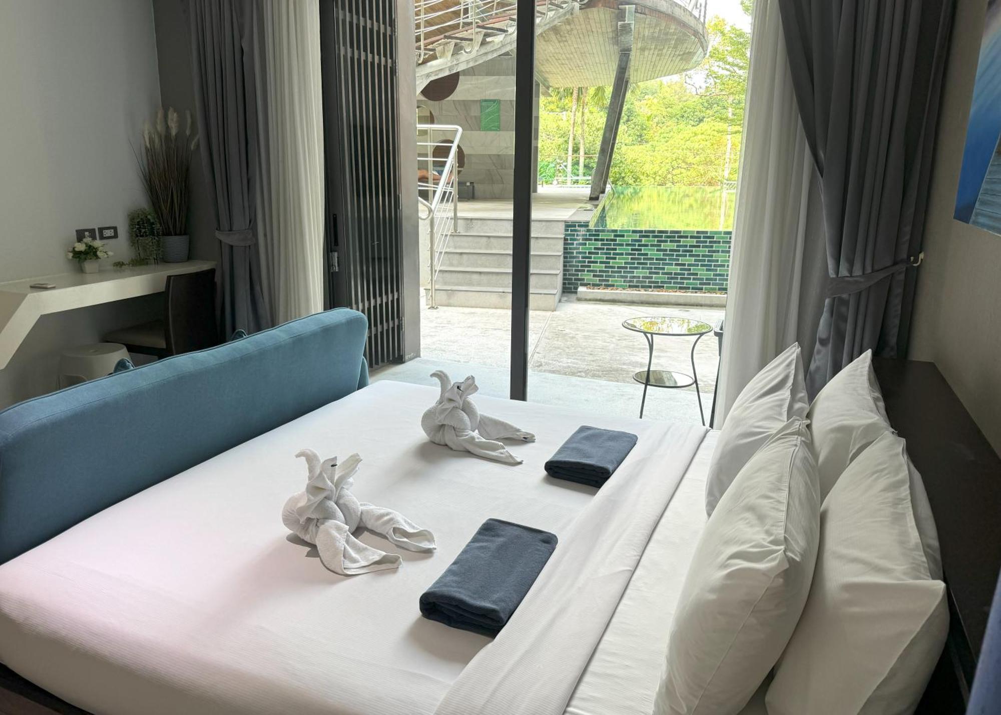 Private Apartment At Emerald Terrace Patong 외부 사진
