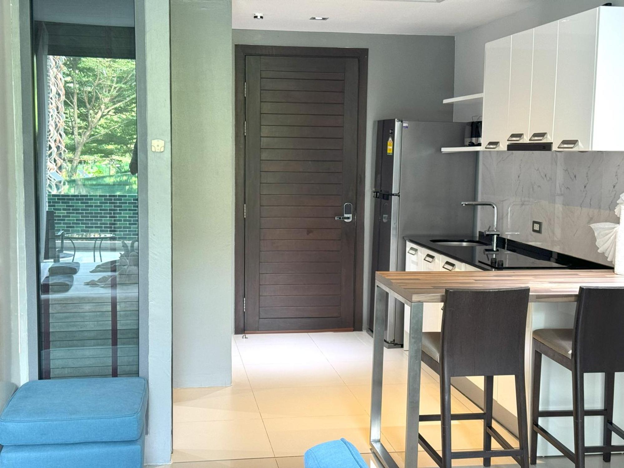 Private Apartment At Emerald Terrace Patong 외부 사진