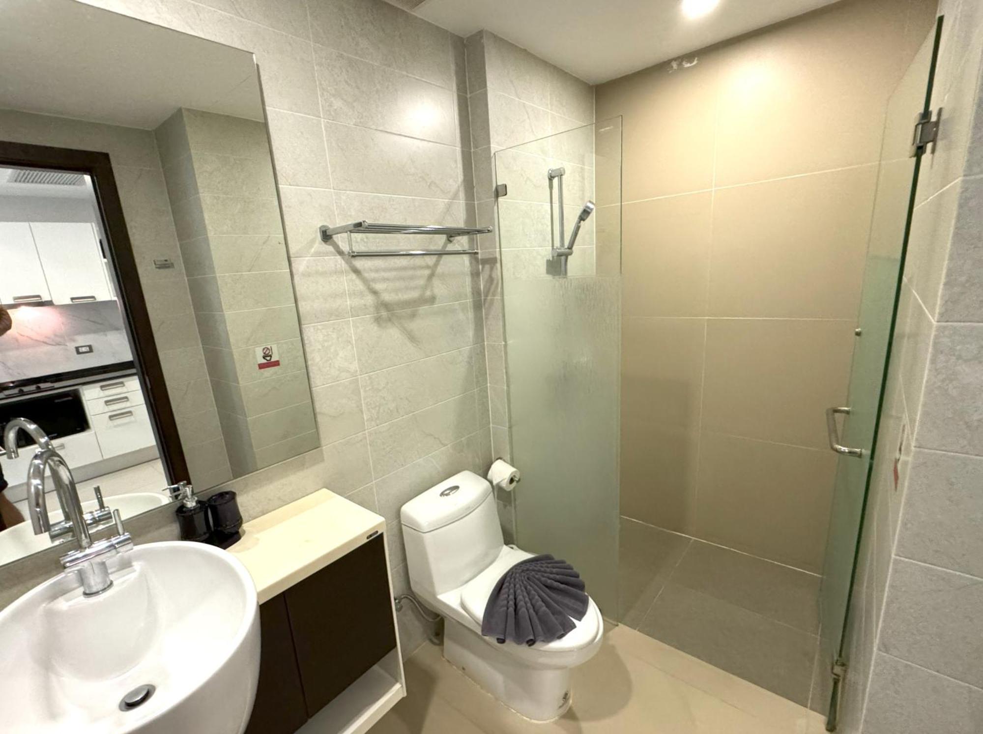 Private Apartment At Emerald Terrace Patong 외부 사진