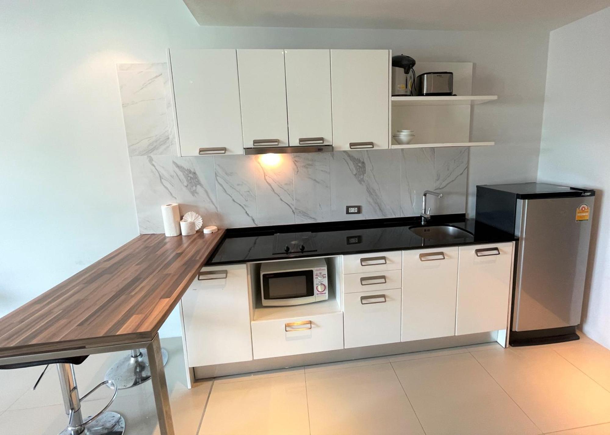 Private Apartment At Emerald Terrace Patong 외부 사진
