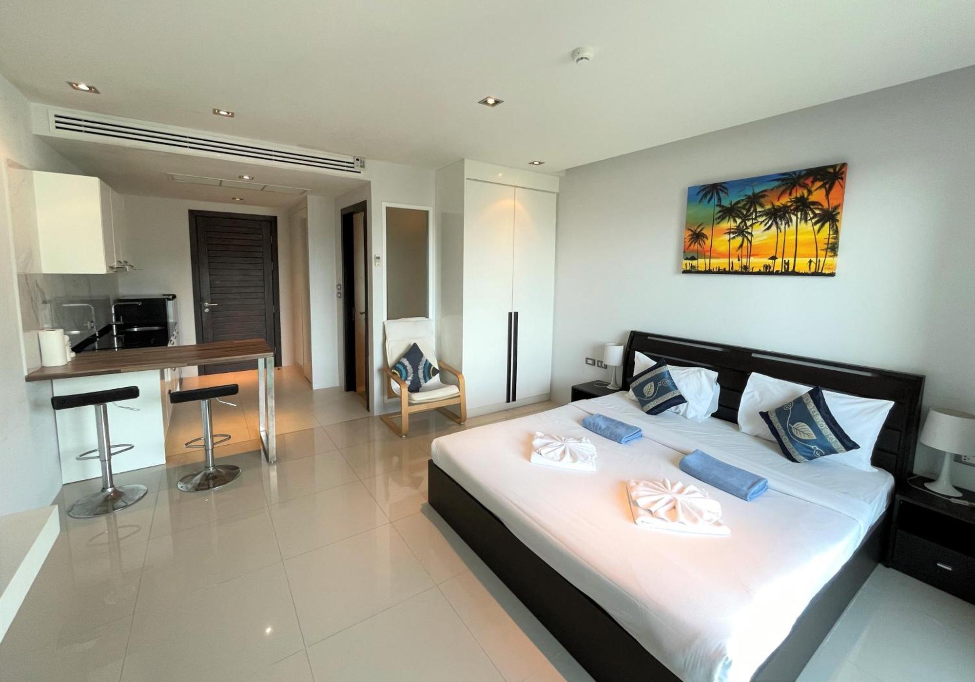 Private Apartment At Emerald Terrace Patong 외부 사진