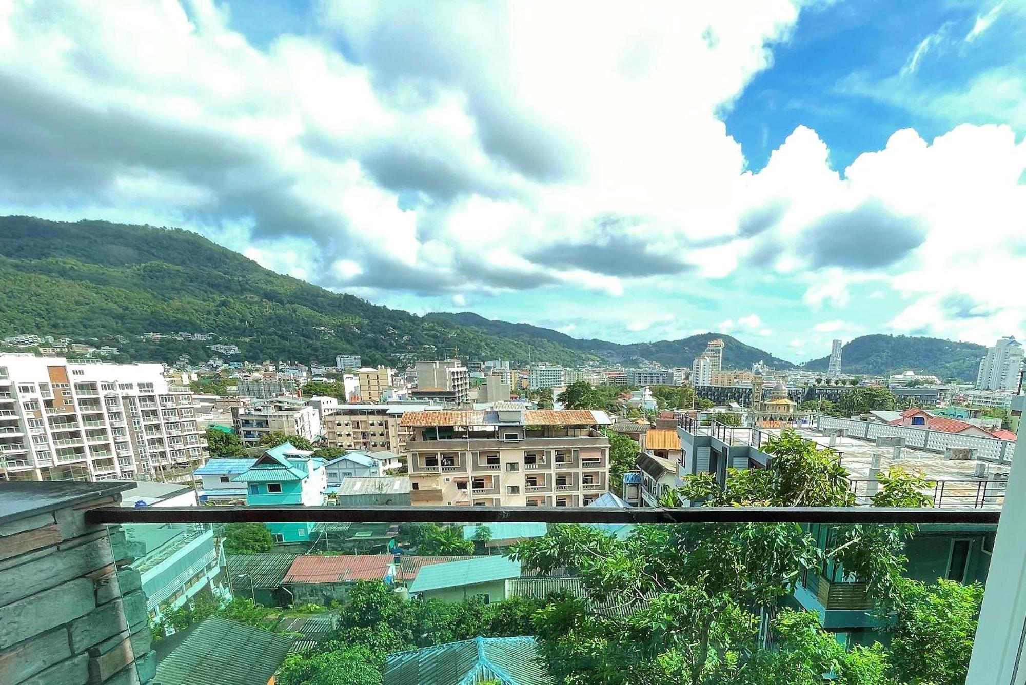 Private Apartment At Emerald Terrace Patong 외부 사진