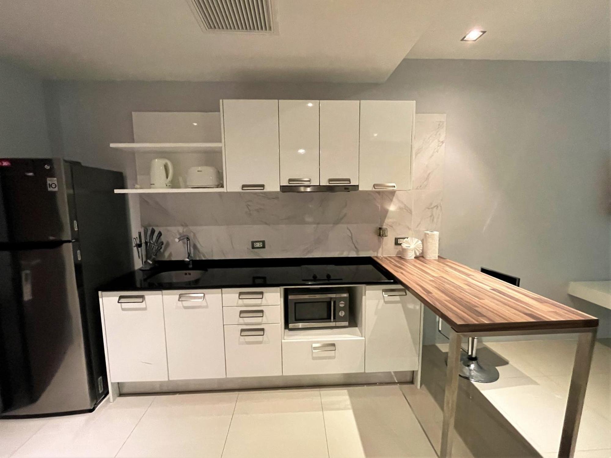 Private Apartment At Emerald Terrace Patong 외부 사진