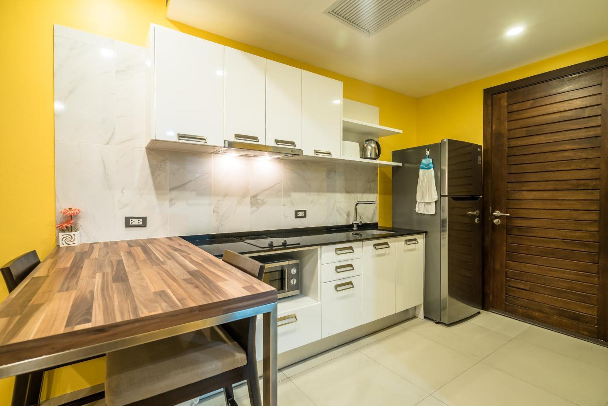 Private Apartment At Emerald Terrace Patong 외부 사진