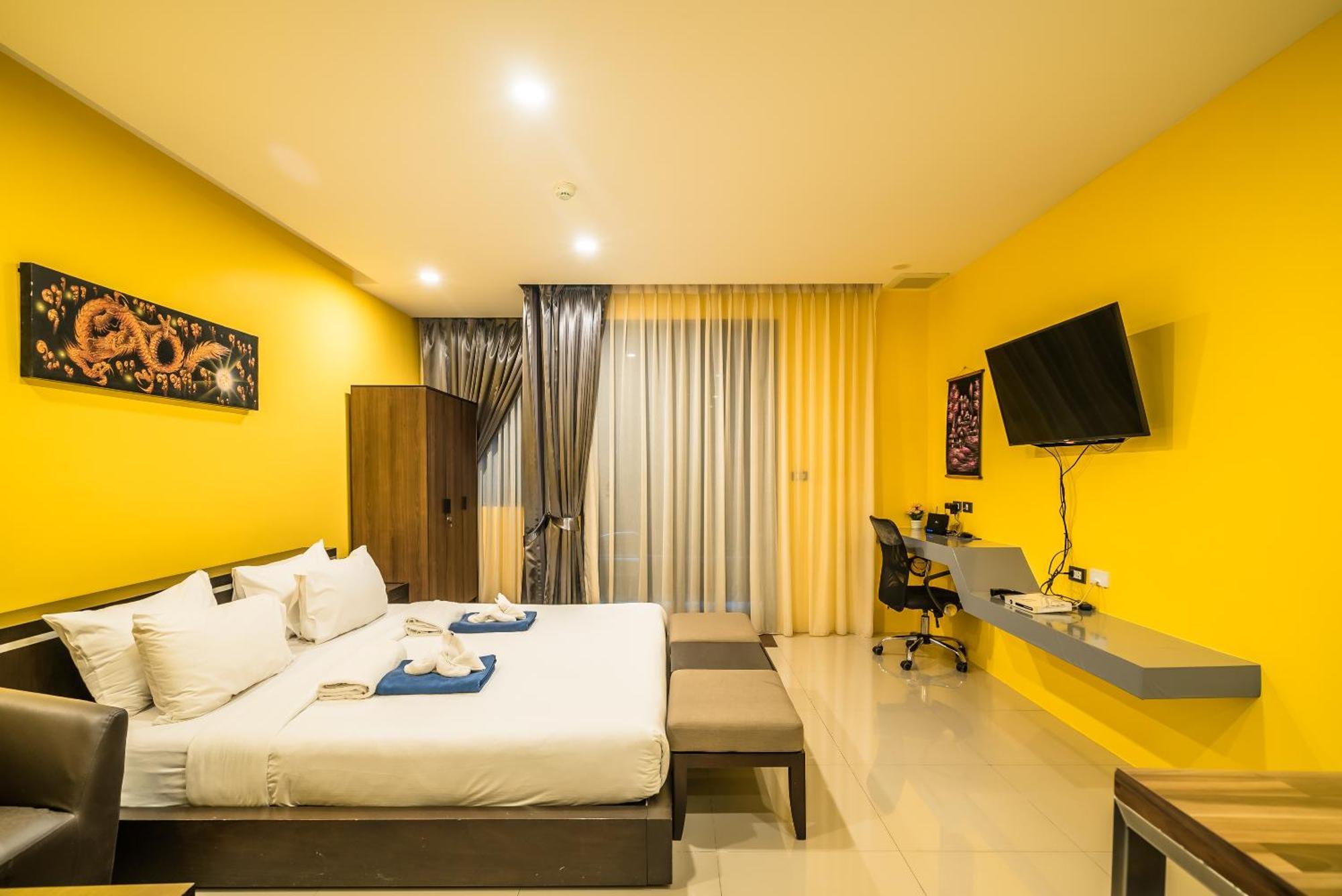 Private Apartment At Emerald Terrace Patong 외부 사진