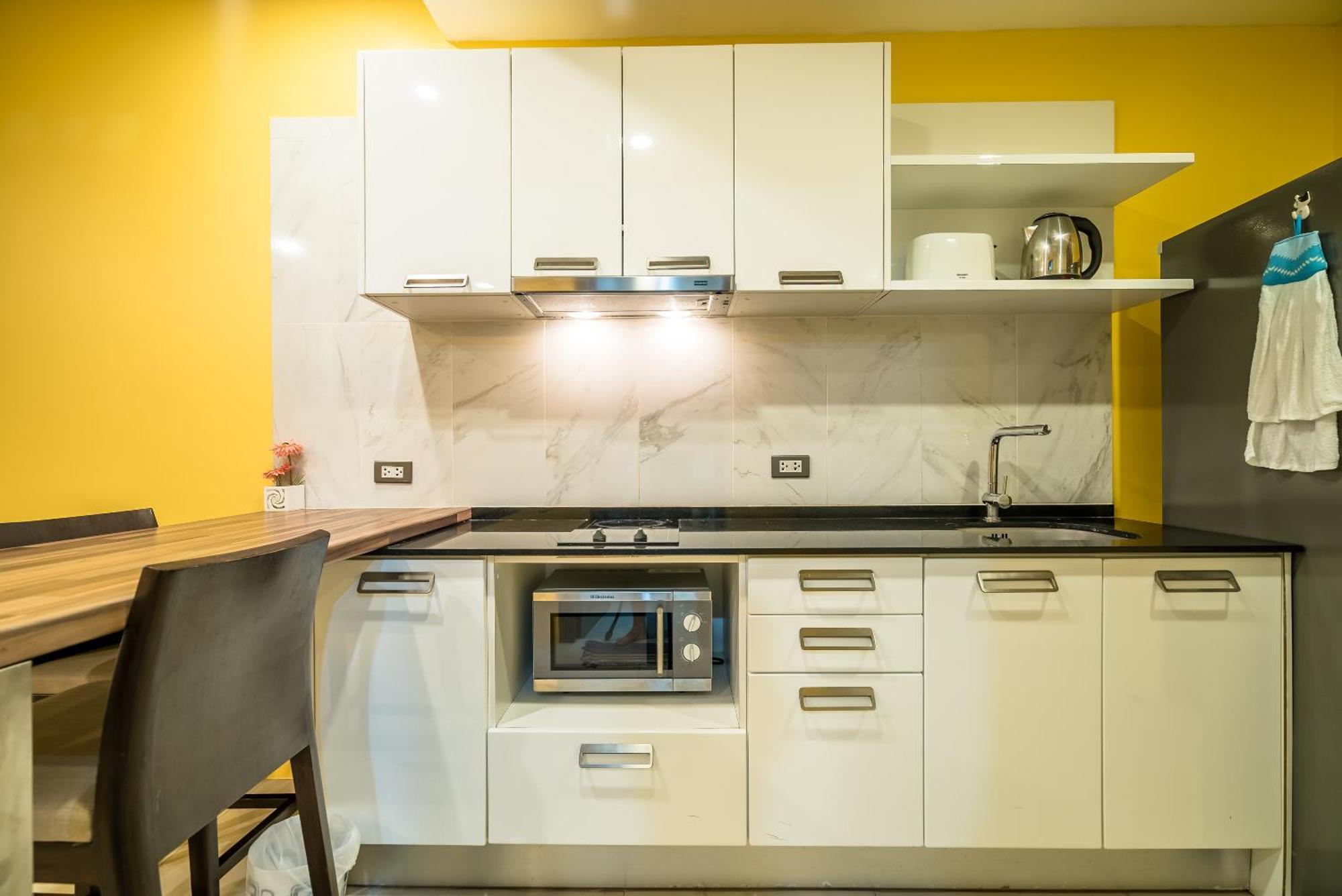 Private Apartment At Emerald Terrace Patong 외부 사진
